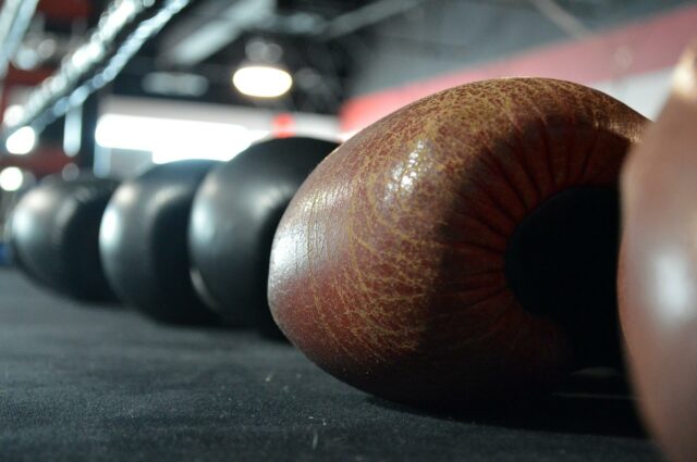 boxing-gloves-375473_1920