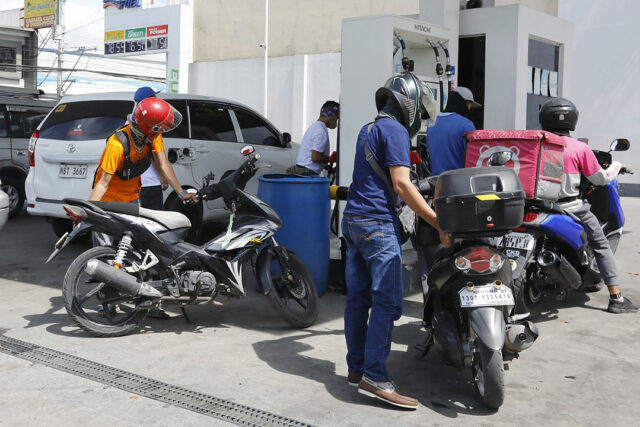 Fuel-station-20220620-PHILSTAR-WALTER-BOLLOZOS