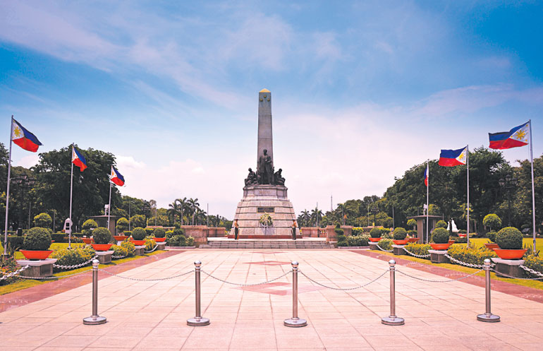 SF_Rizal_Monument_at_Rizal_Park-OL