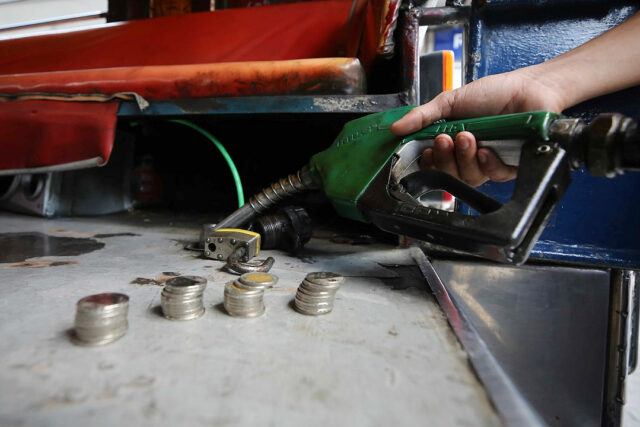 fuel-gas-pump-coins