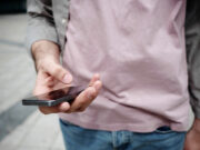 Regulator eyes lifting ban on new online lenders