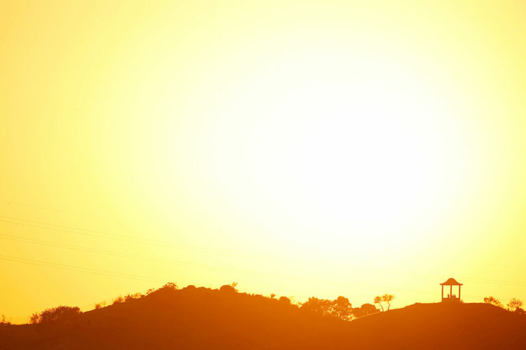 Spain swelters in country’s hottest pre-summer heatwave for 20 years
