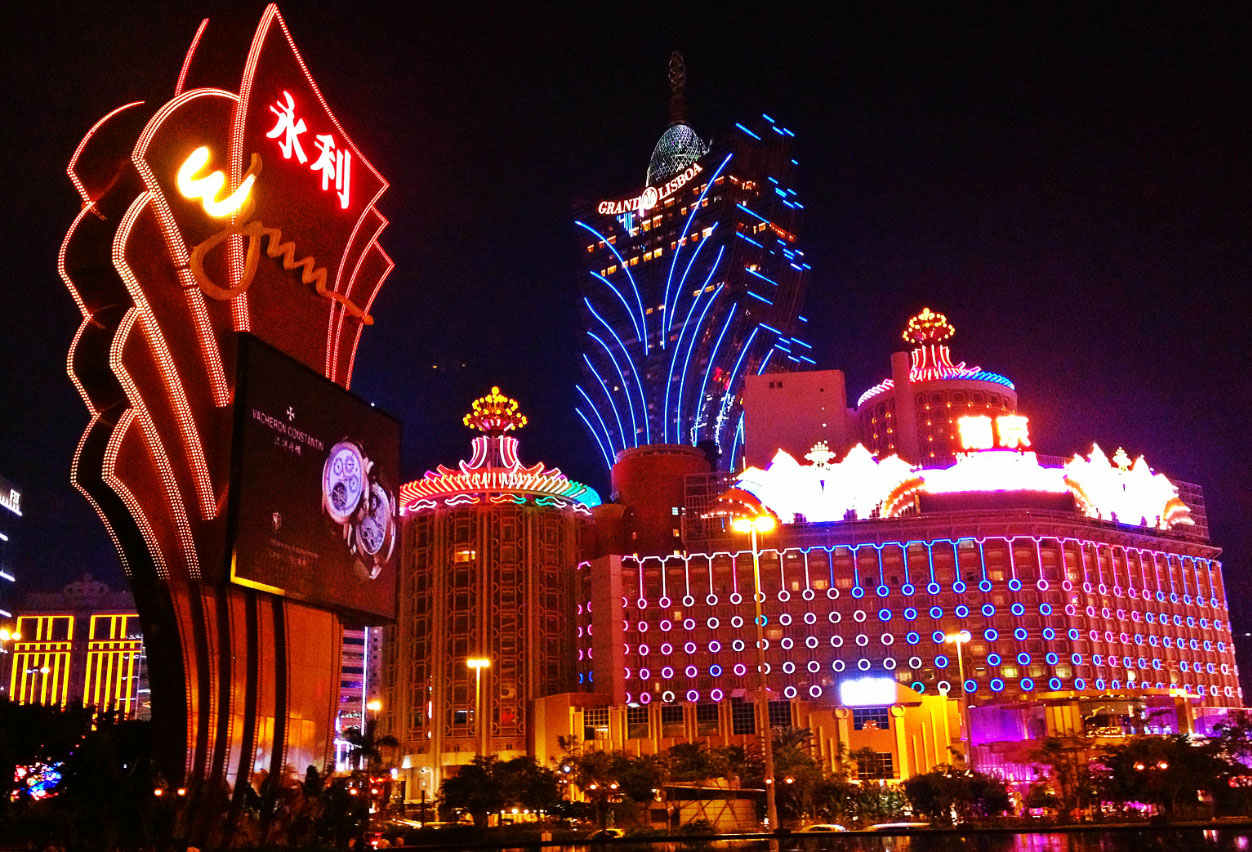 Casino_Lights_In_Macau