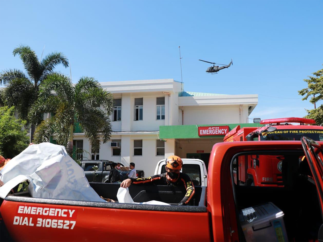Philippines-airlifts-aid-quake