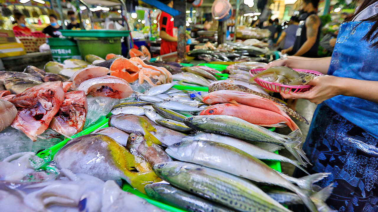 wet-market-fish