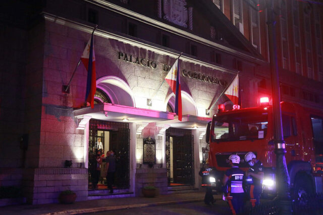 Fire-PalaciodelGobernador-PHILSTAR-RUSSELL-PALMA