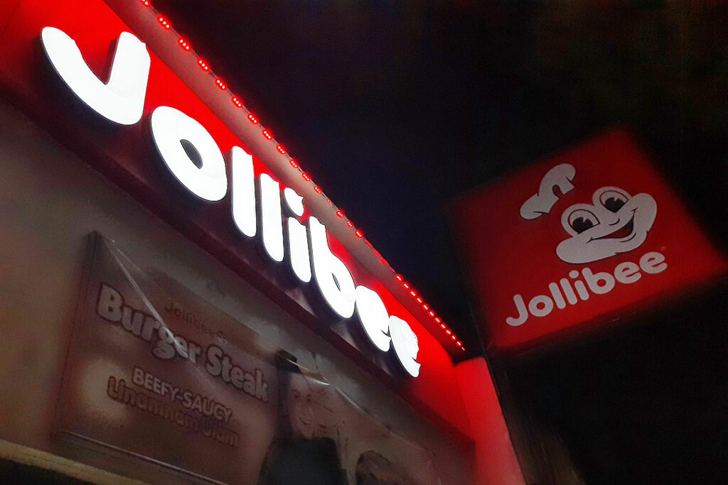 Jollibee counts 1,186 Philippine stores as it beats closest rivals