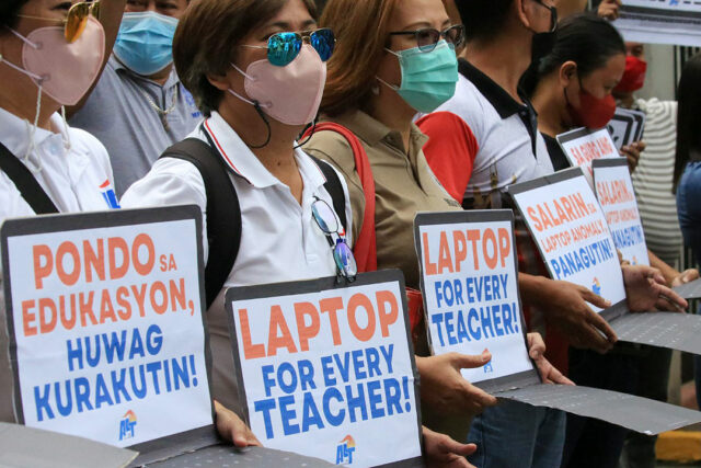 Teachers-rally-laptop-PHILSTAR-EDD-GUMBAN