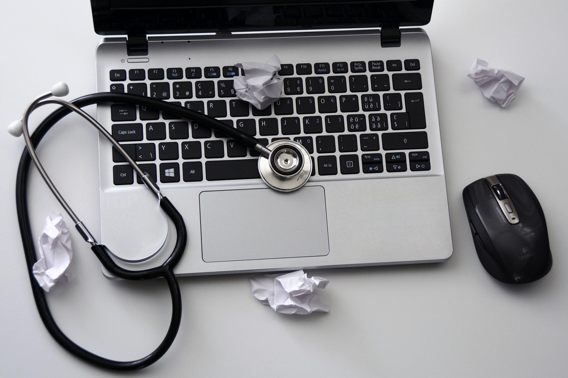 computer-laptop-stethoscope