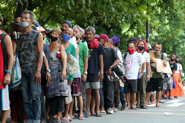 crowd-face-mask