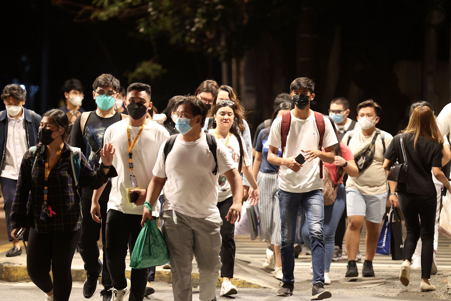 Commuters-face-masks