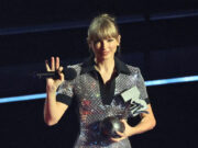 Taylor Swift wins most prizes at MTV Europe Music Awards