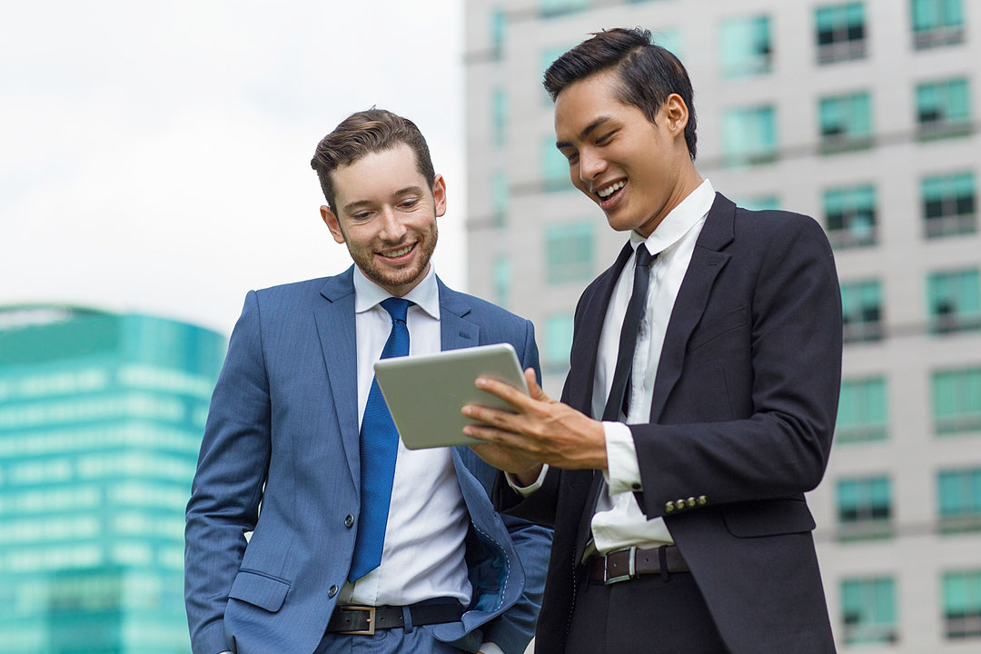 employee-tablet