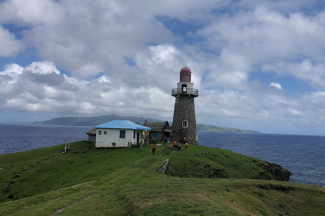 Batanes lighthouses get navigational equipment solar lights Batanes lighthouses get navigational equipment solar lights