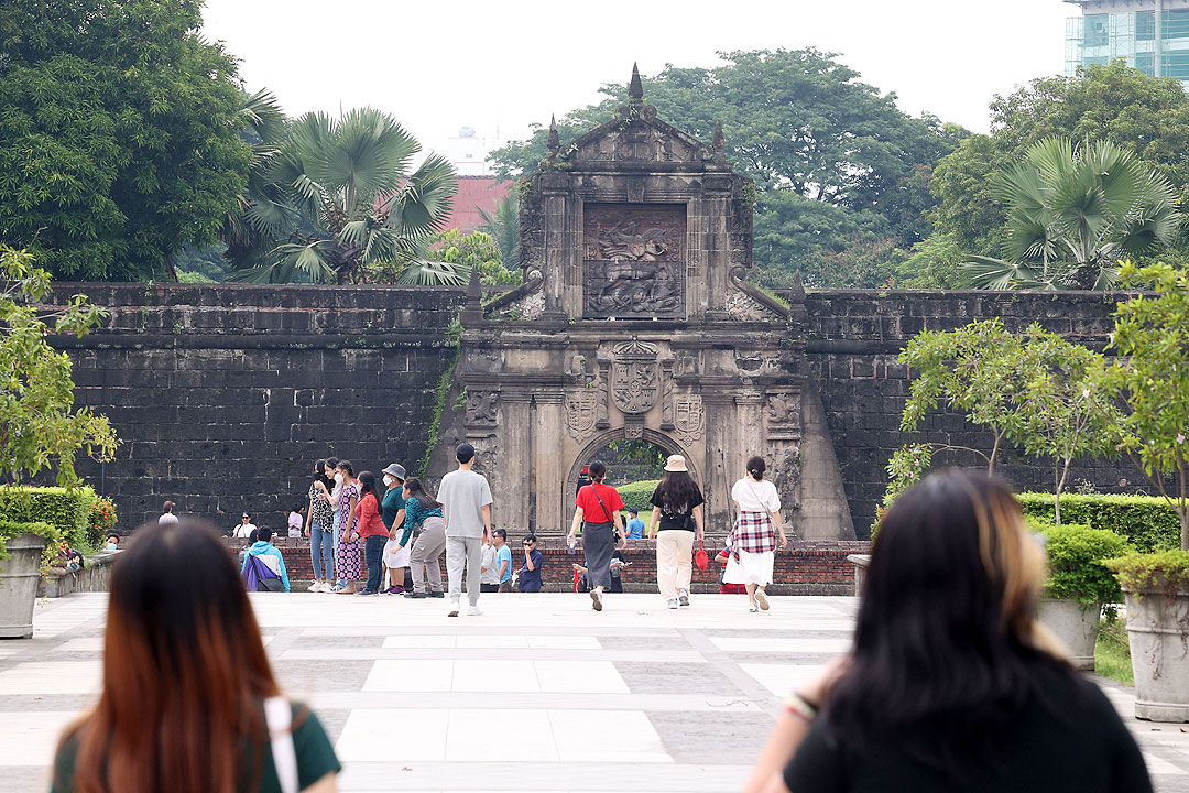 tourist-Fort Santiago