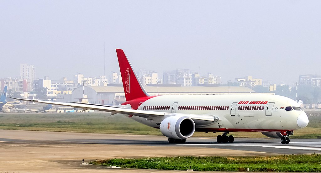 Air_India_Boeing_787-8_Dreamliner_VT-ANP_Mahatma_Gandhi_Livery