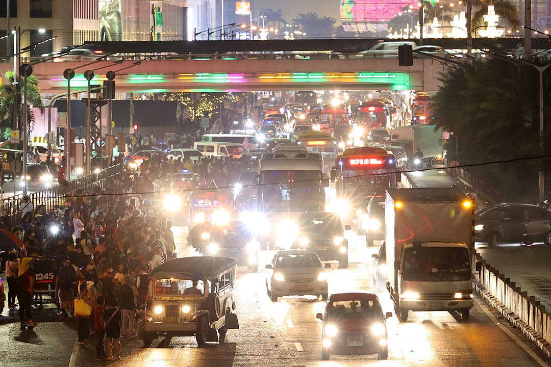 Cars-vehicle-EDSA-traffic-PHILSTAR-MIGUEL-DE-GUZMAN