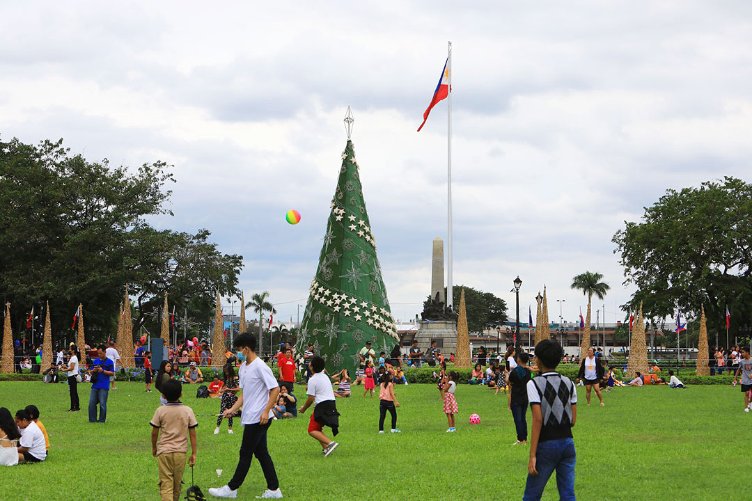 Christmasday2023-Luneta-PHILSTAR-WALTER-BOLLOZOS