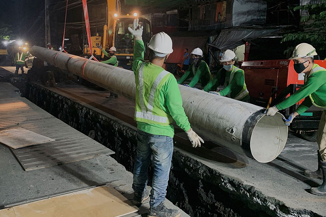 Maynilad-pipes-workers