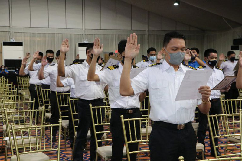 Seafarer-oathtaking-MARINA.GOV