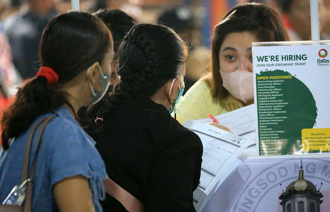 Job fair-applicants