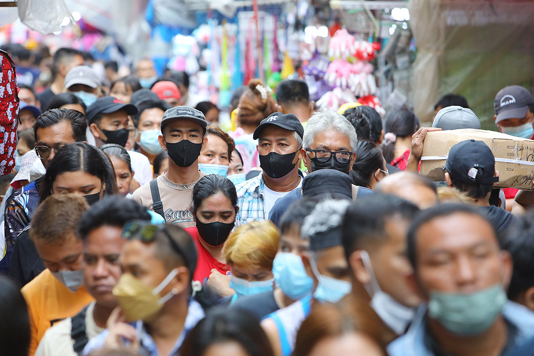 public market-crowd