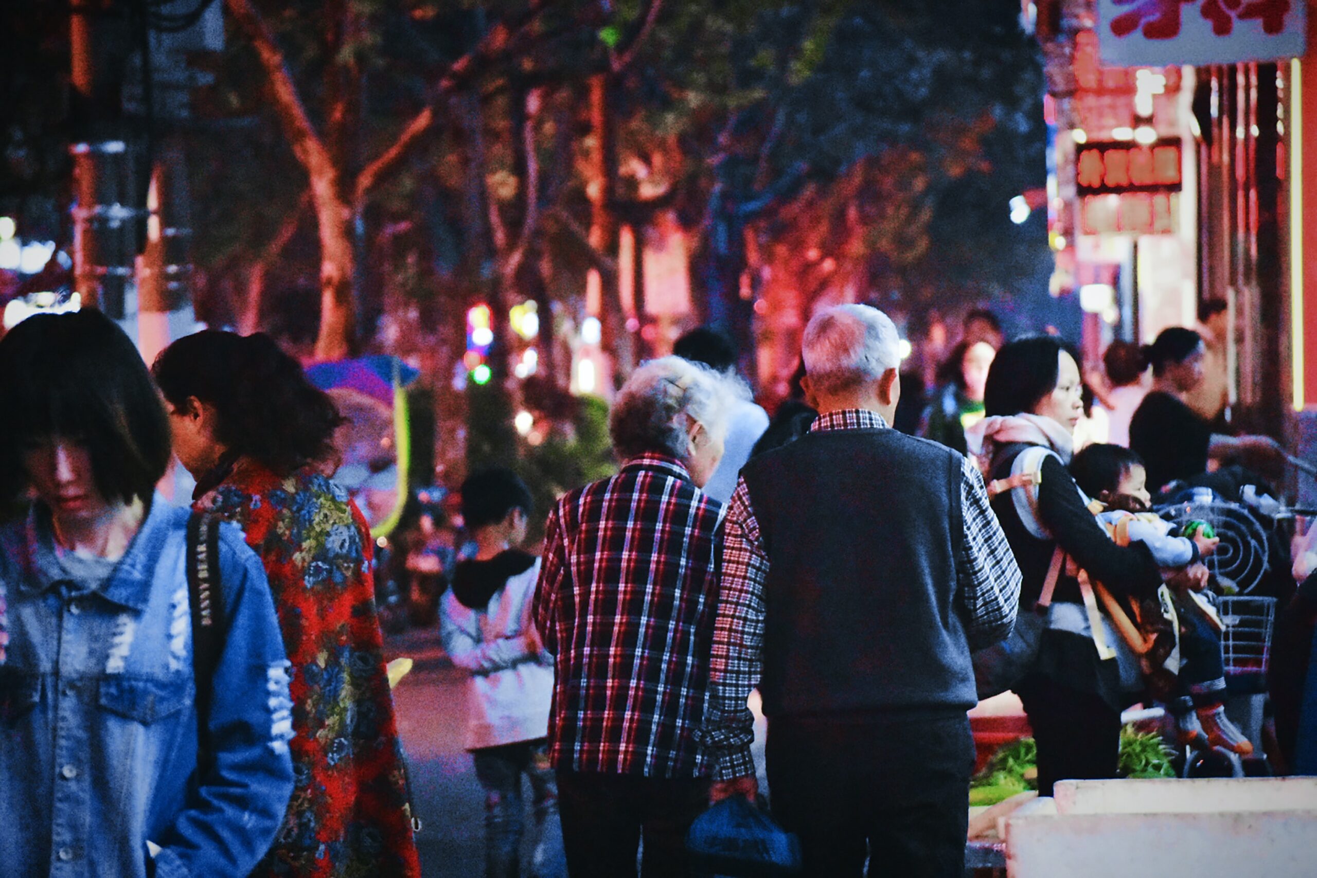 China-Outdoor-Crowd
