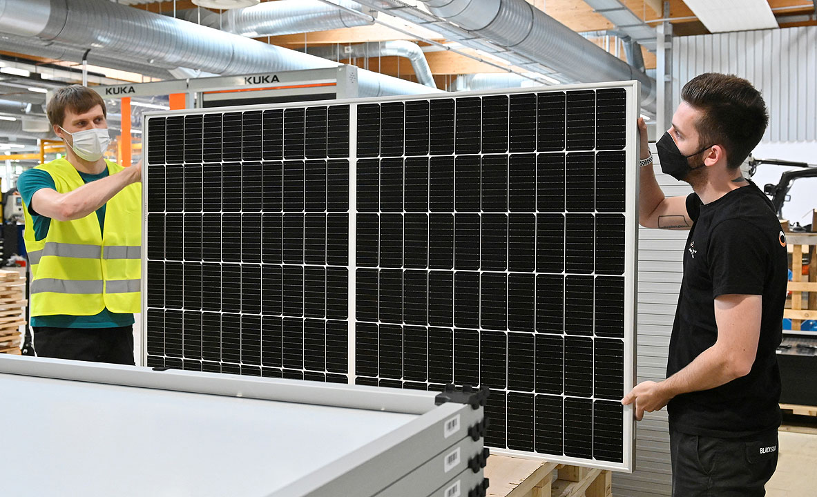 Germany-solar panels-technicians