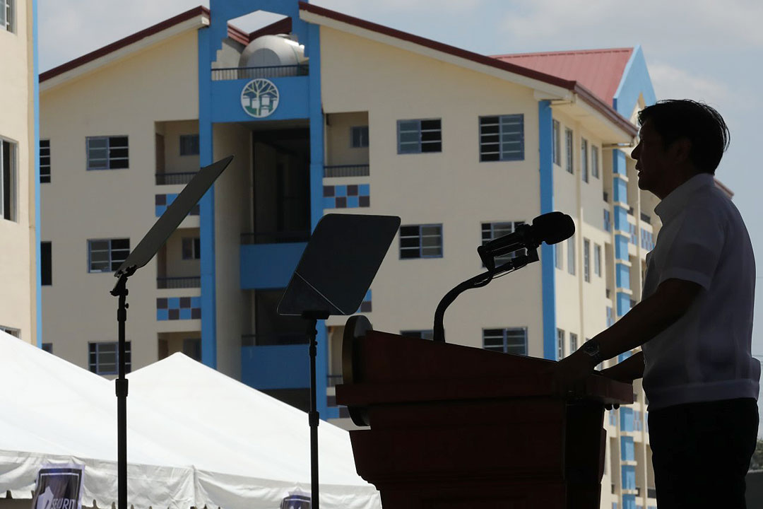 Marcos-housing-Malabon-NIB-MALACANANG-PHOTO