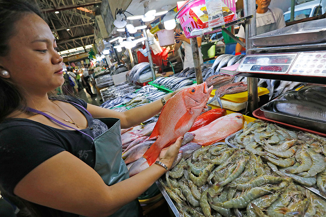 vendor-fish market