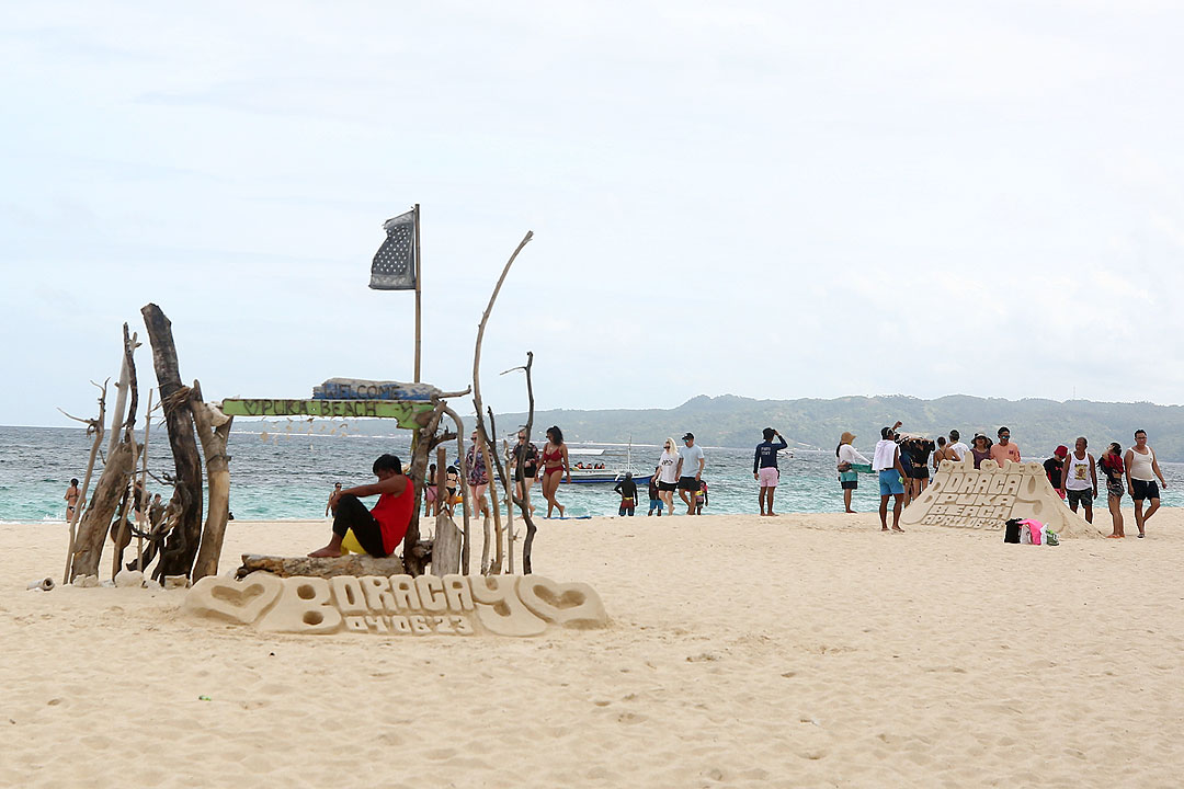 Boracay-tourists