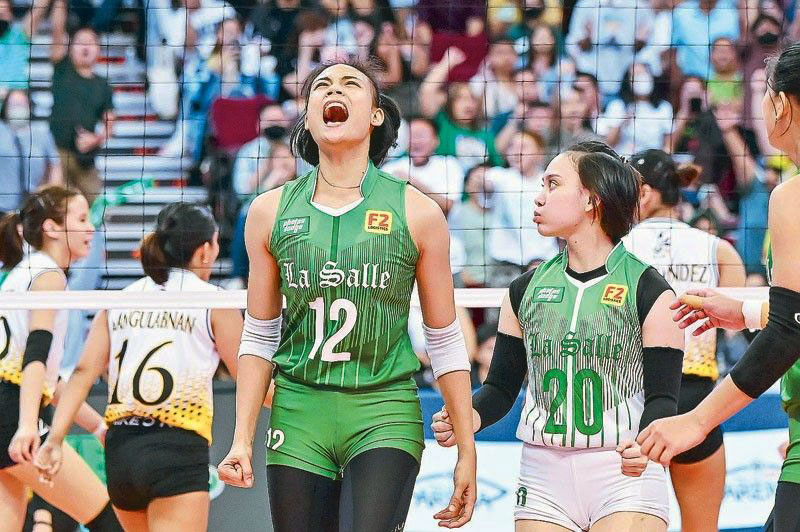 De La Salle Lady Spikers