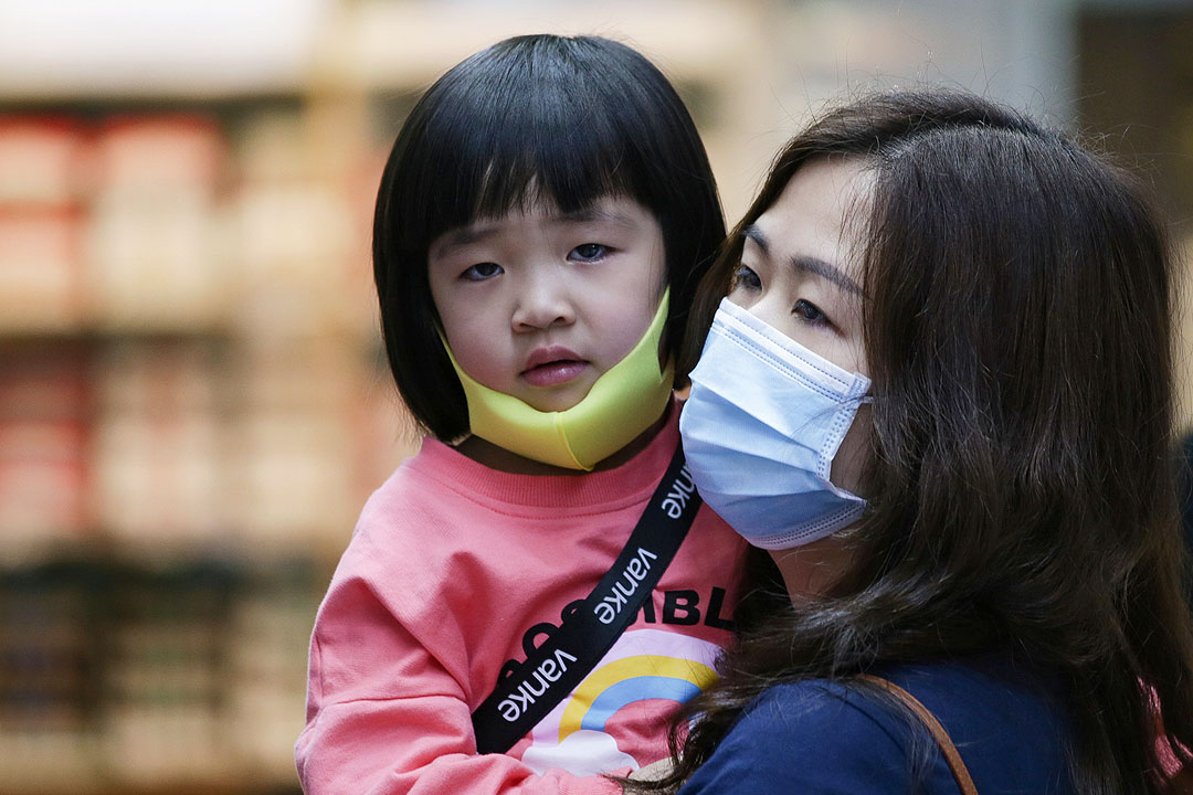 woman-child-mask