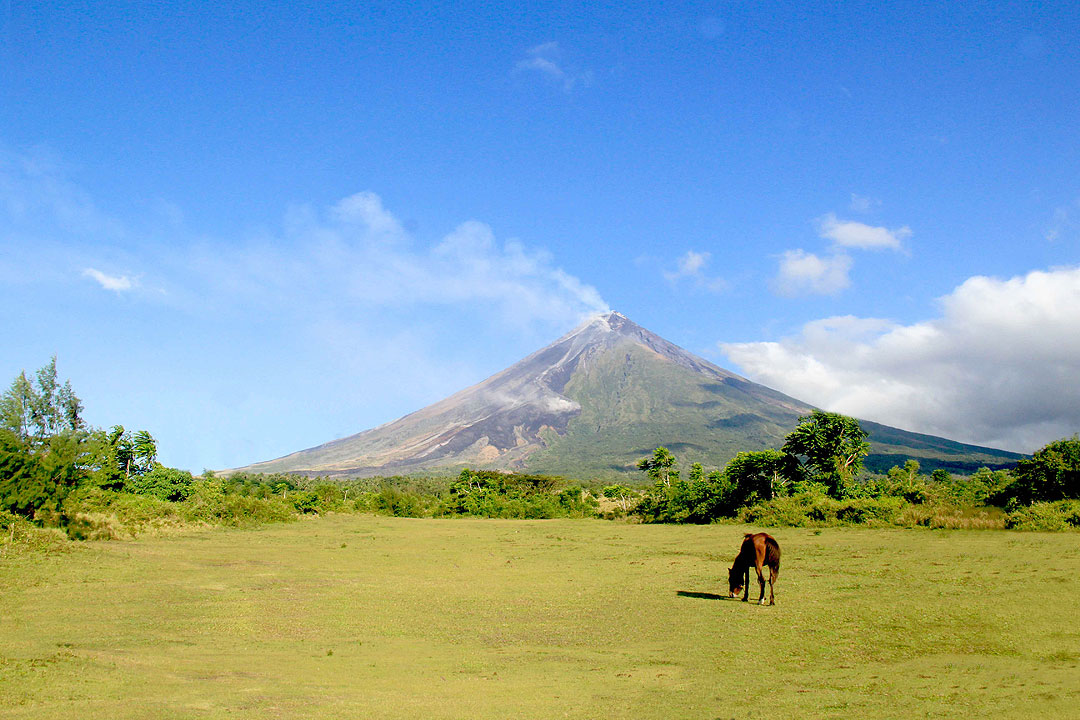 Mayon-Volcano-PHIVOLCS-FILE-PHOTO