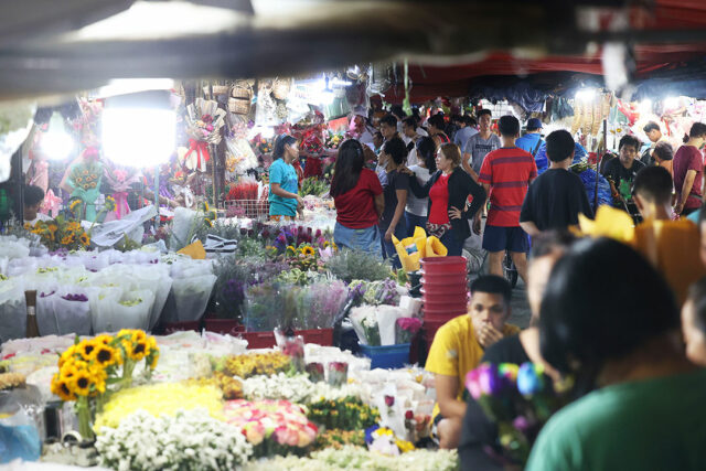 flower shop-shoppers