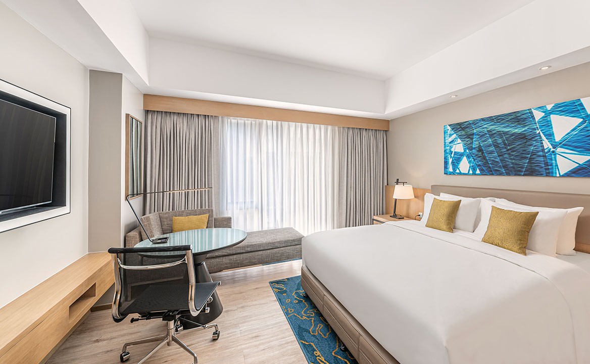 Seda-Manila-Bay---Deluxe-King-Room