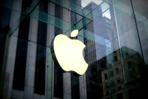 Apple quarterly benefit, earnings most sensible Wall Boulevard objectives however China lags