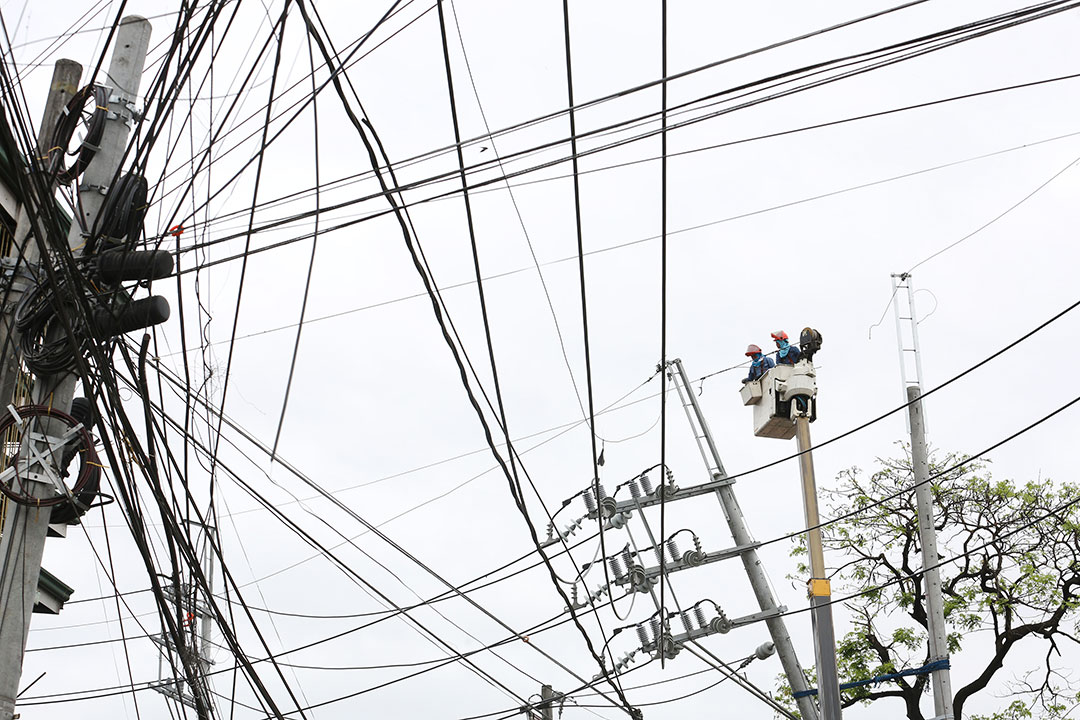 lineman-electric post-power transmission