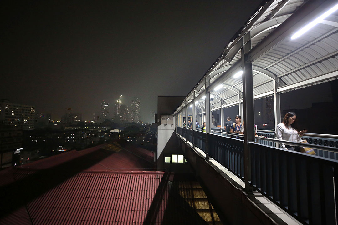 Buildings-commuters-wc