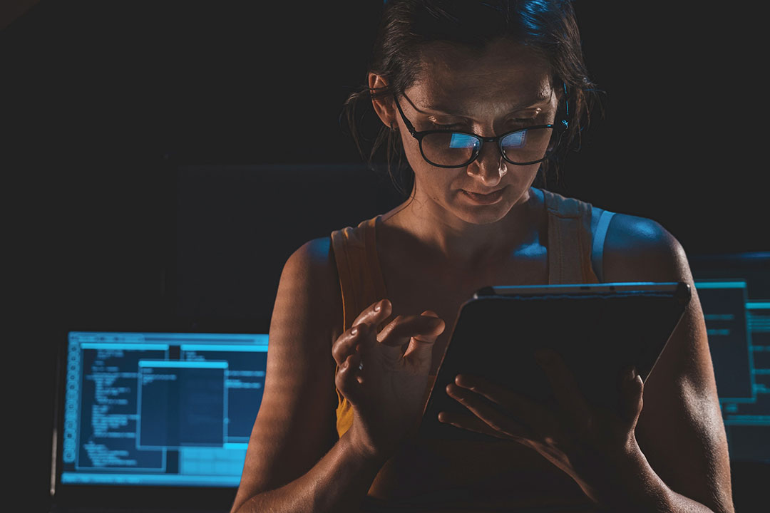 woman-tablet-computer