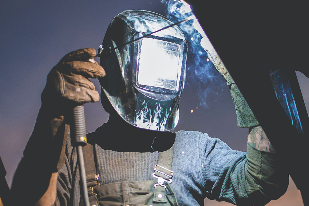 worker-welder
