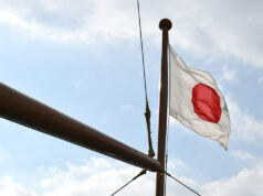 Japan lifts tsunami warning after 7.5-magnitude earthquake