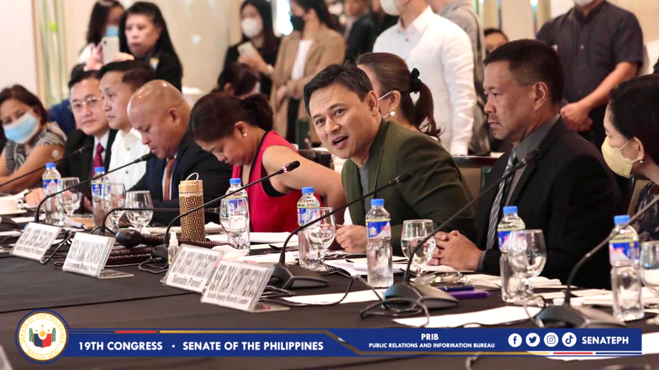 Sen Sonny Angara_Voltaire Domingo Social Media Unit