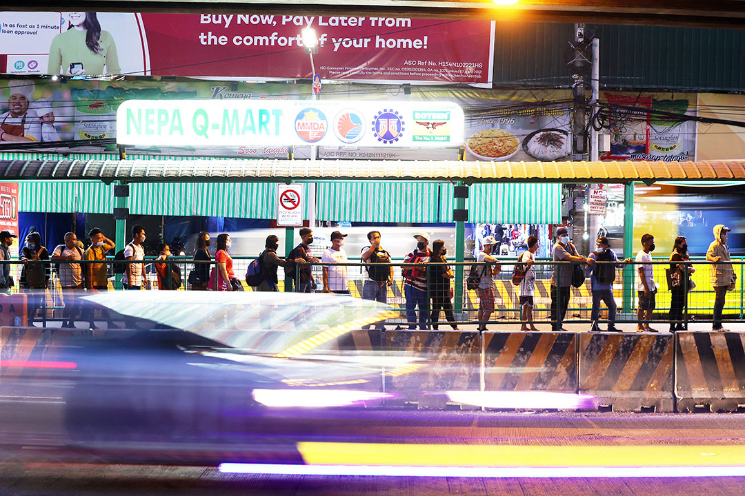 commuters-edsa bus carousel
