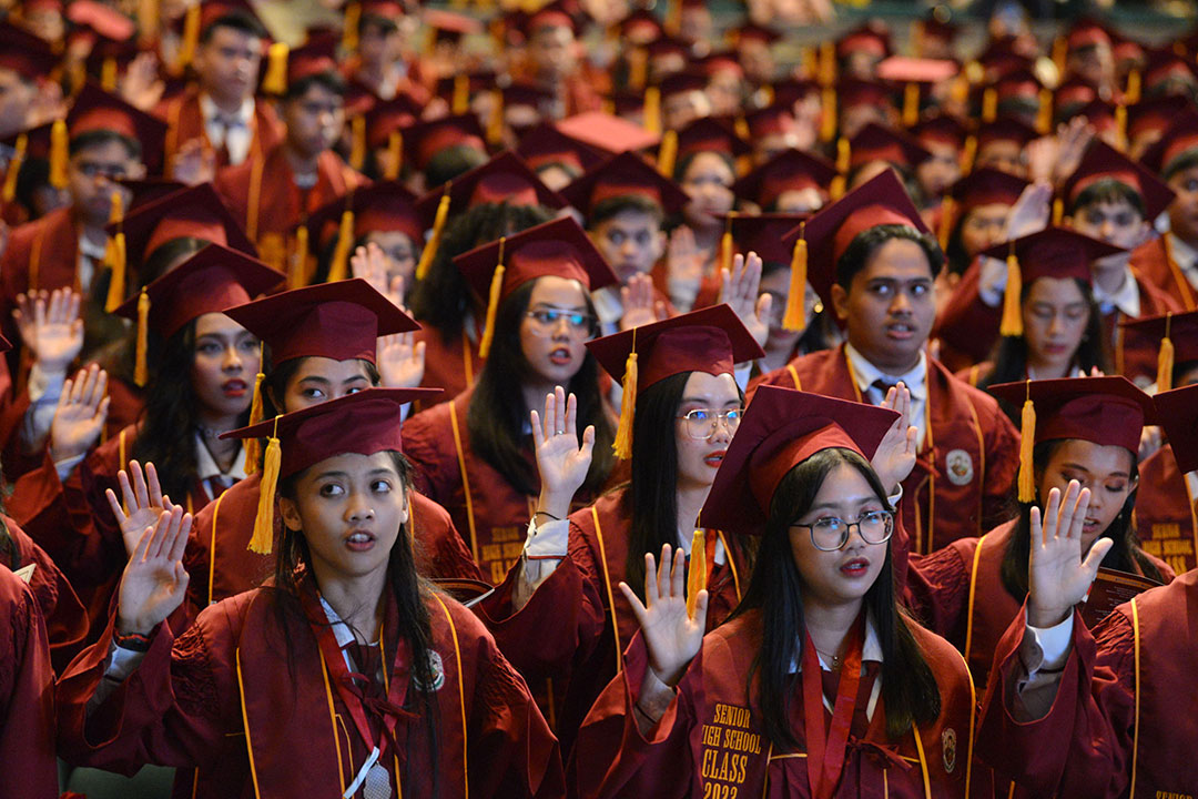 students-graduates