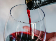 English winemakers counting on exports as warm weather improves growing conditions