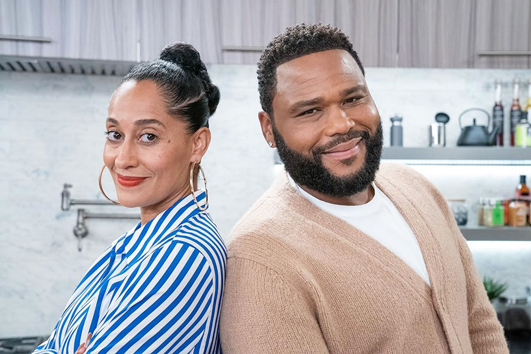 Anthony-Anderson-and-Tracee-Ellis-Ross-in-Black-ish-(2014)