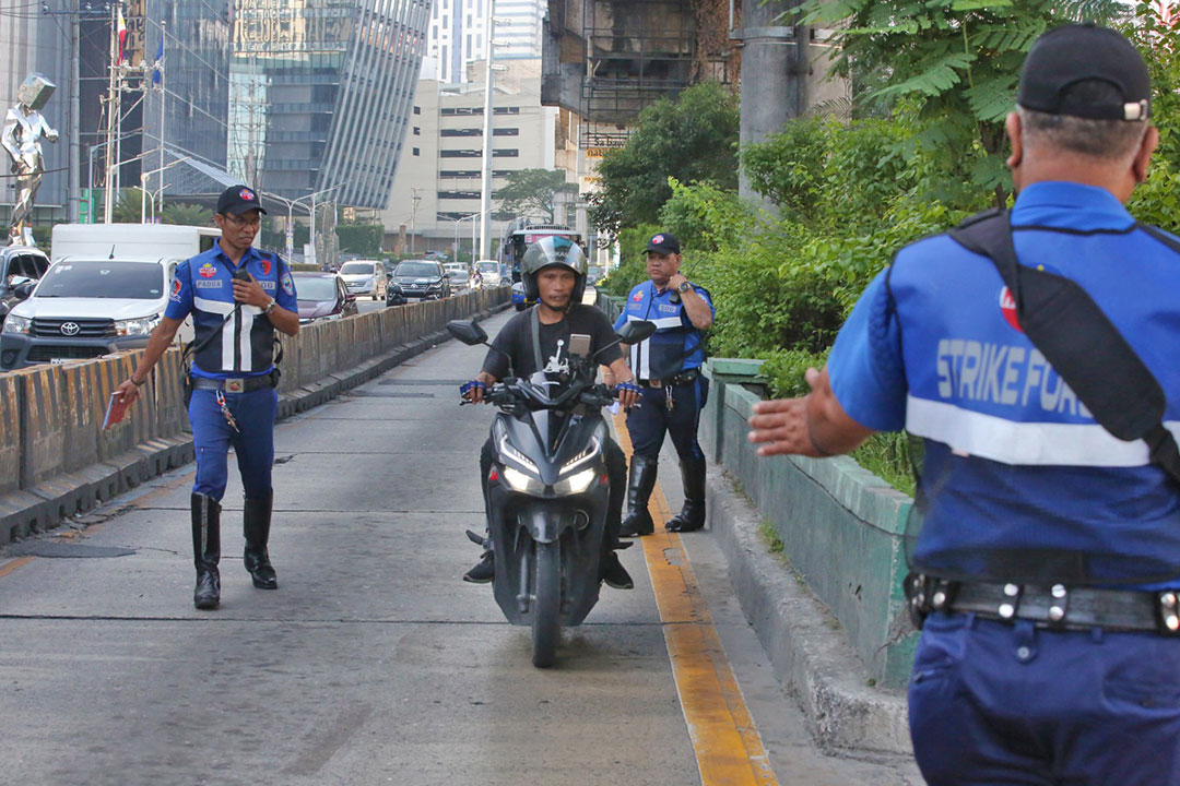 MMDA-Bus lane