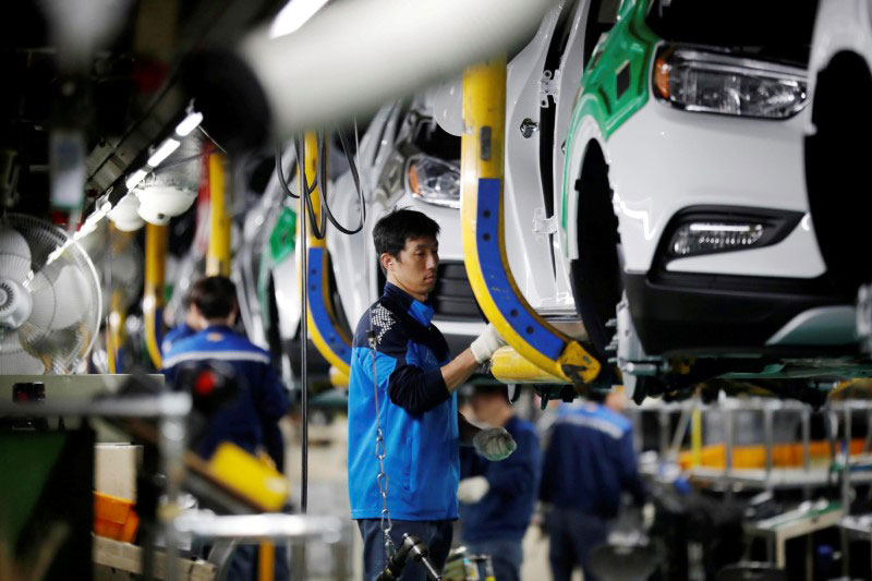 South Korea-car assembly-workers