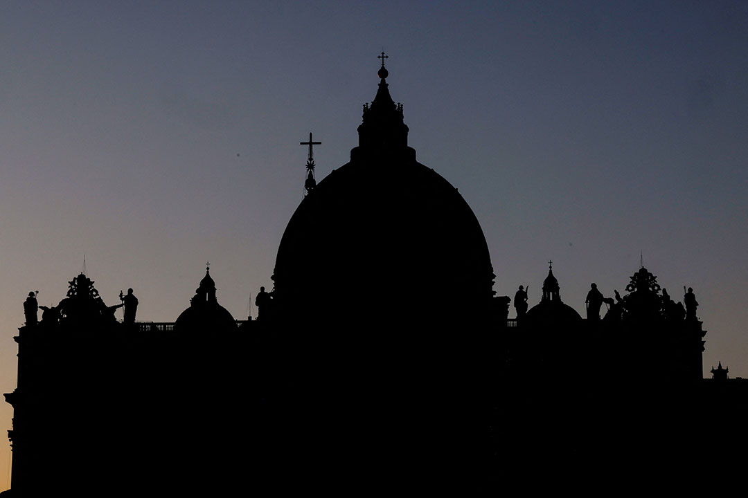Vatican-Saint Peter’s Basilica -silhouette